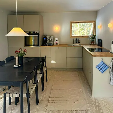 Architect-designed House By Gudmindrup Hojby